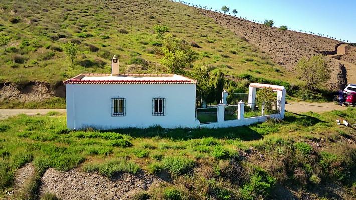 Torvizcon. One bedroom cortijo with 2 hectares