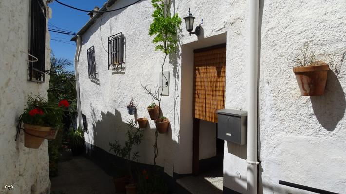Juviles. Great opportunity, village house with 9000m2 of land