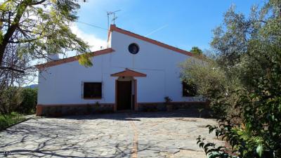 0345, Orgiva. Two cortijos with swimming pool and flat land