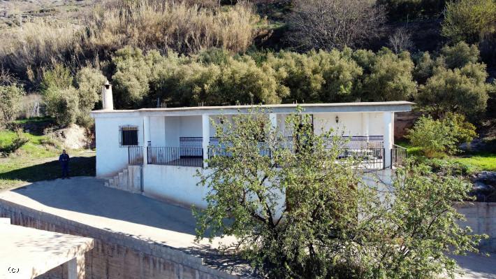 Soportujar. Village House with Land