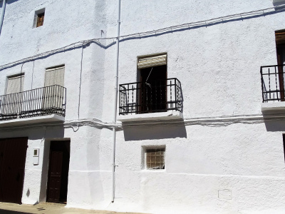 0382, La Taha. Large village house, possible for B&B
