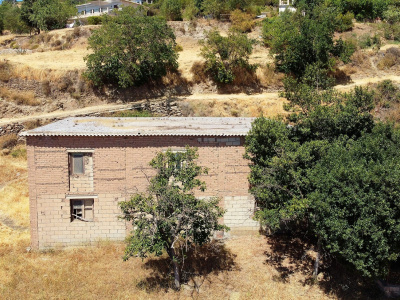 0383, La Taha. Storage building with land