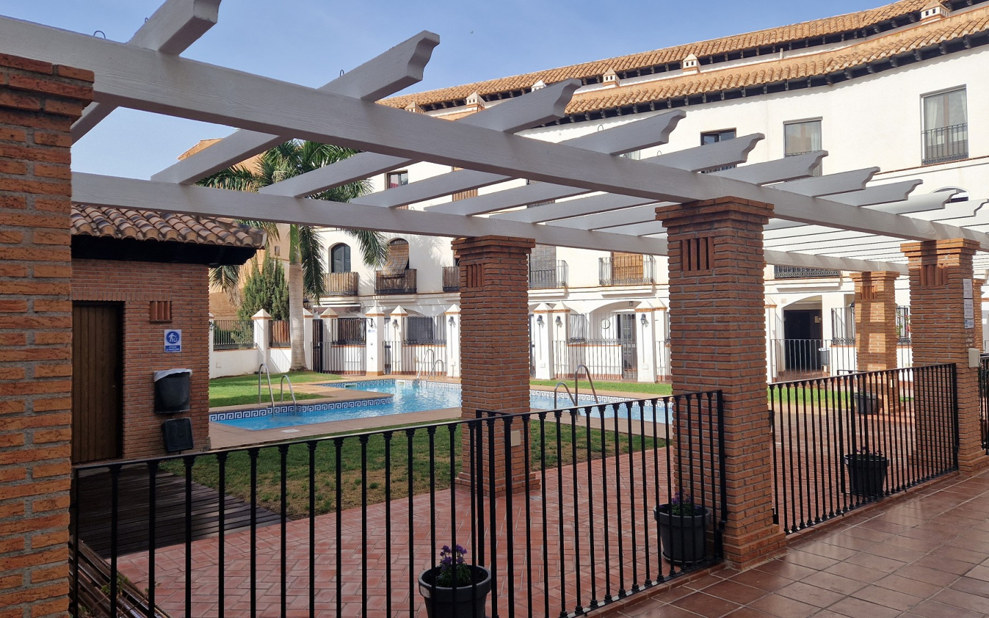 Velez de B. Duplex, two bed, communal pool