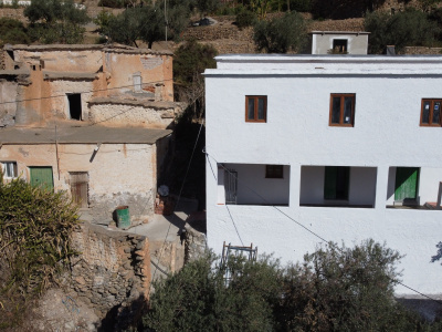 0475, Orgiva. Renovated cortijo with project