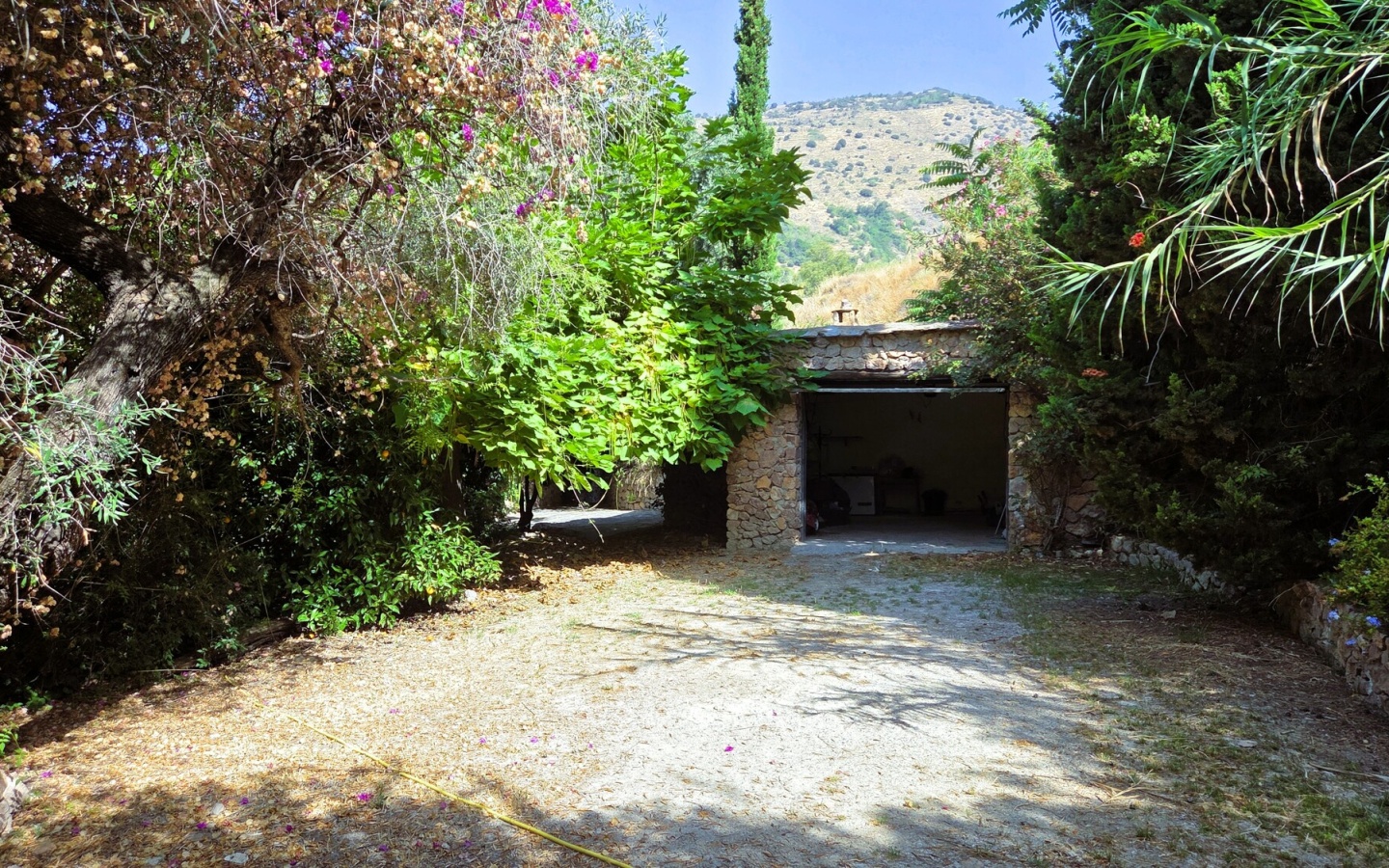 Carataunas. Two + One bedrooms House