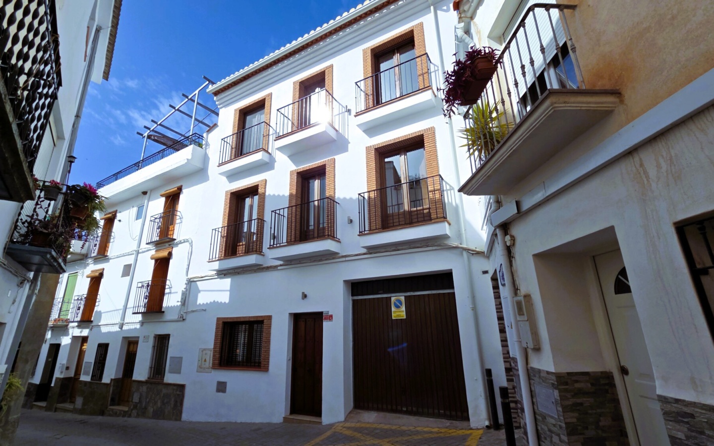 Orgiva. Five Bedroom House