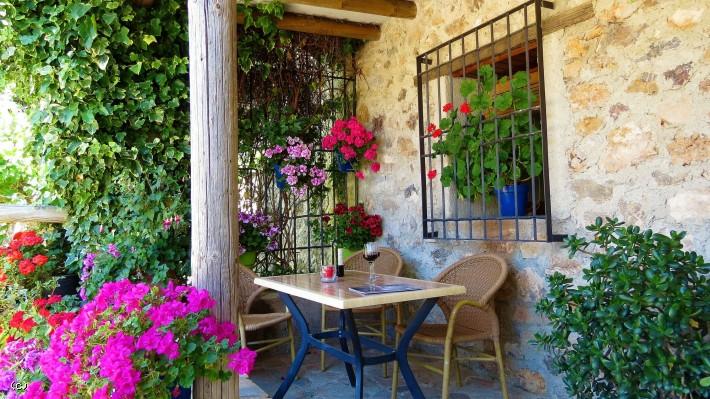 Lanjaron. Large Stone Built Cortijo arranged as Rustic Tourism with Licence